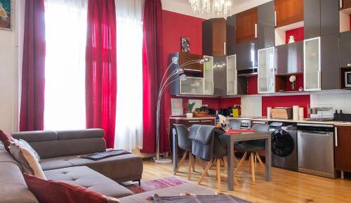 Three-Bedroom Apartment with Balcony
