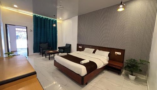 King Room with Pool View