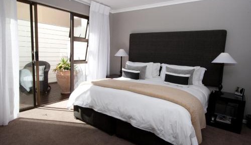 King or Twin Room with Outside Shower