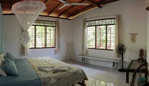 Deluxe Double Room (2 Adults + 1 Child)