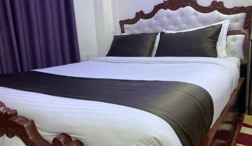 Queen Room