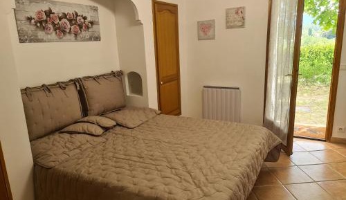 Superior One-Bedroom Apartment