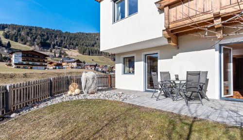 Superior One-Bedroom Apartment