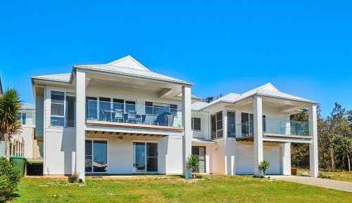Four-Bedroom Holiday Home