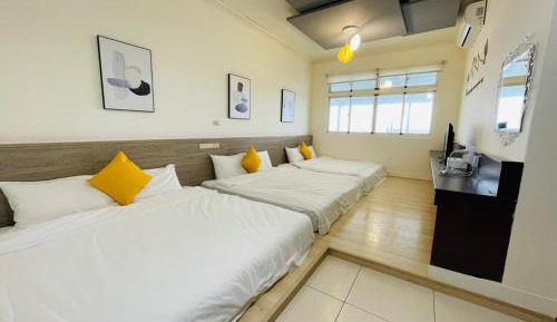 Deluxe Family Suite