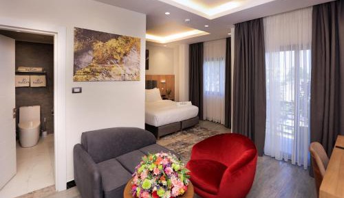 Deluxe King Room
