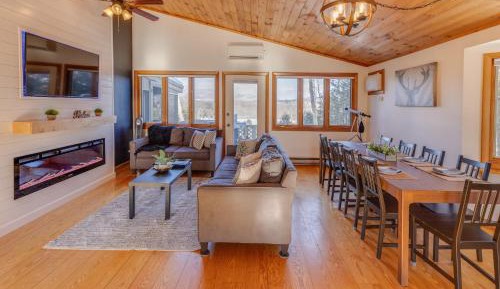 Four-Bedroom Holiday Home