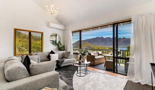 Two-Bedroom Apartment with Lake View