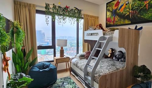 One-Bedroom Apartment with Balcony