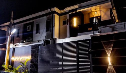 Four-Bedroom Luxury Apartment