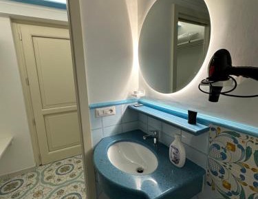 Deluxe Double Room with Balcony and Sea View
