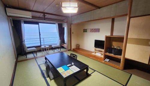 Japanese-Style Family Room with Sea View