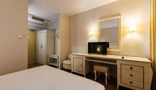 Room #1209834404