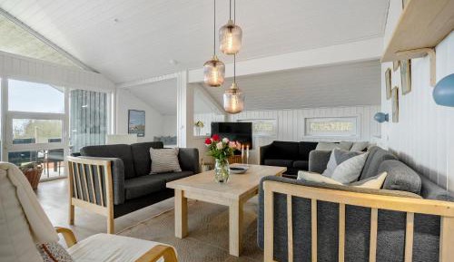 Three-Bedroom Holiday Home 