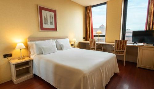 Standard Double Room with City View