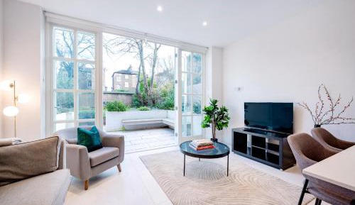 One-Bedroom Apartment with Garden View