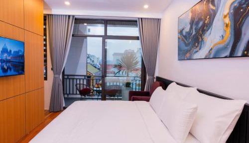 Deluxe King Room