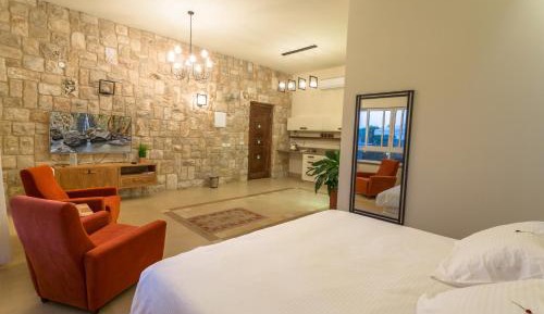 Deluxe Family Suite