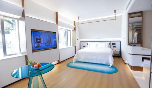 Standard King Room