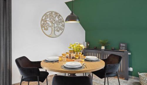 Superior One-Bedroom Apartment with Balcony