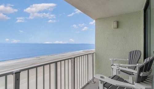 Two-Bedroom Apartment with Balcony and Sea View