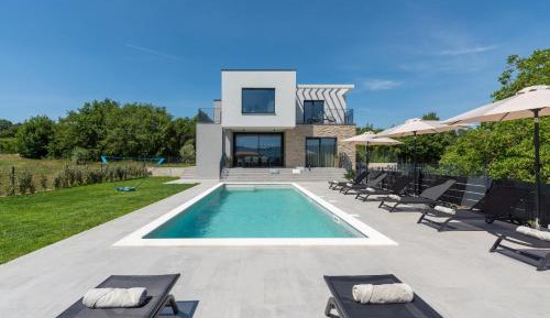 Villa with Garden View