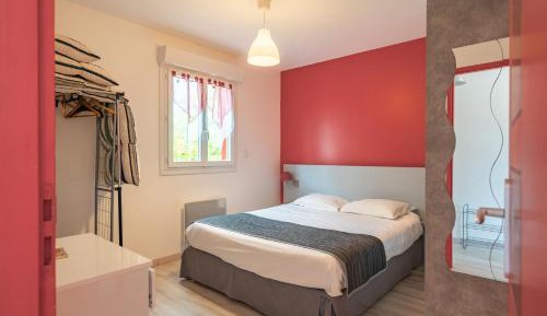 Superior One-Bedroom Apartment