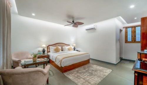 King Room with Pool View