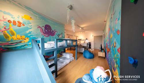 Deluxe One-Bedroom Apartment
