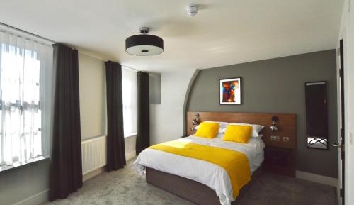 Deluxe King Room