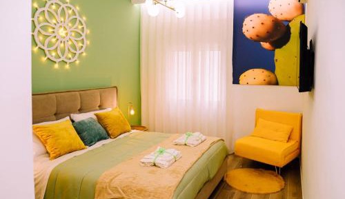 Deluxe One-Bedroom Apartment