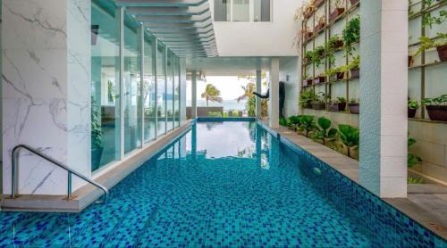 Villa - Beach Front