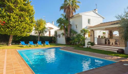 Four-Bedroom Holiday Home