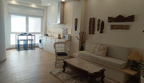 Deluxe One-Bedroom Apartment