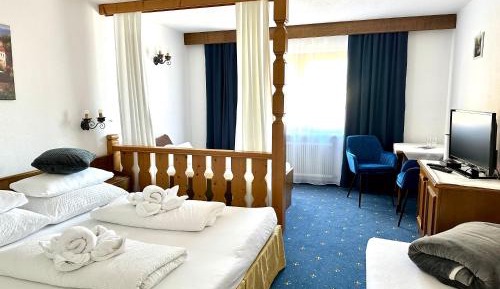 Triple Room with Balcony