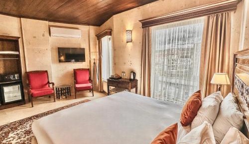 Deluxe Double Room with Mountain View