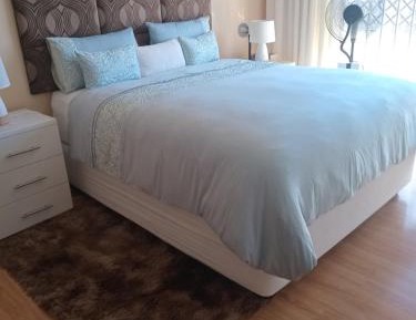 Deluxe Queen Suite