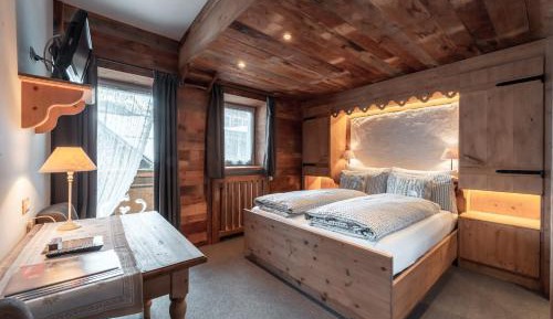 Double or Twin Room with Balcony