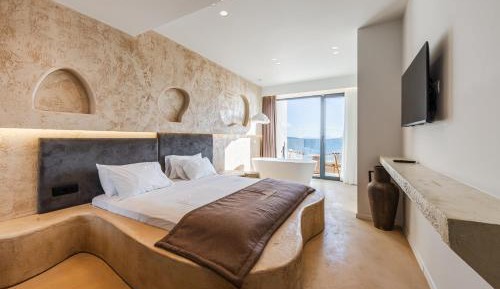 Premium Double Room with Balcony, Sea View and Bath Tub