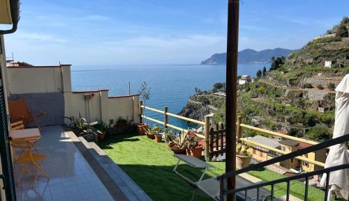 Studio Apartment with Sea View