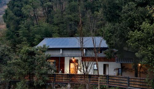 Deluxe Double Room with Shower