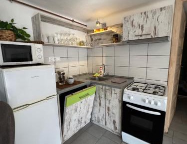 One-Bedroom Apartment - Non-Smoking