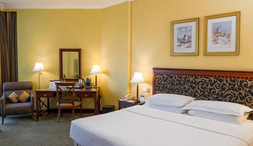 Club Room, Club lounge access, Guest room, 1 King, City view