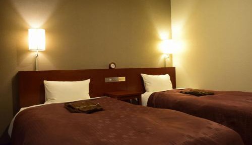 Twin Room with Bath - Non-Smoking