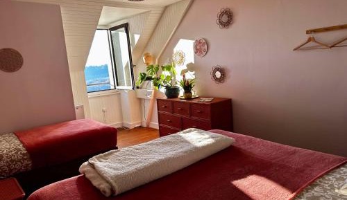 Two-Bedroom Apartment with Mountain View