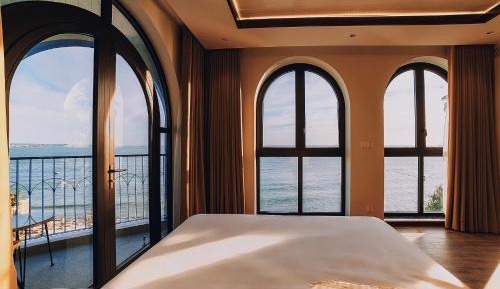 Queen Suite with Sea View