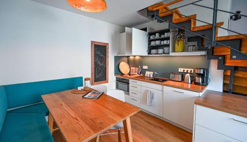 Apartment with Balcony 2 - upper floor