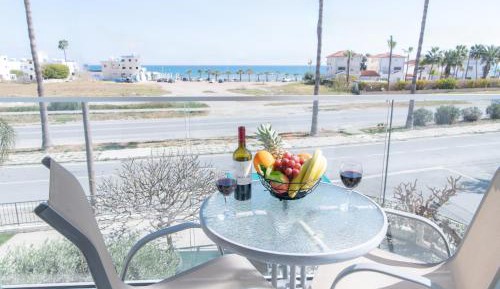 One-Bedroom Apartment with Sea View (1st floor)