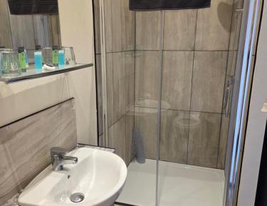 Deluxe Double Room with Shower