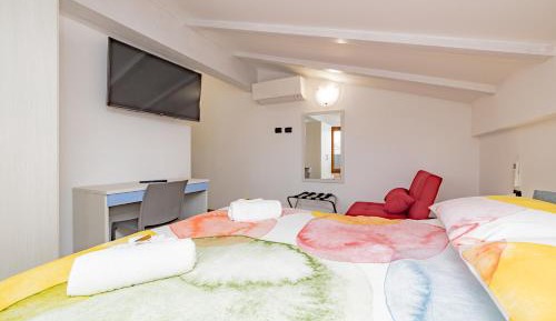 One-bedroom Loft Apartment 